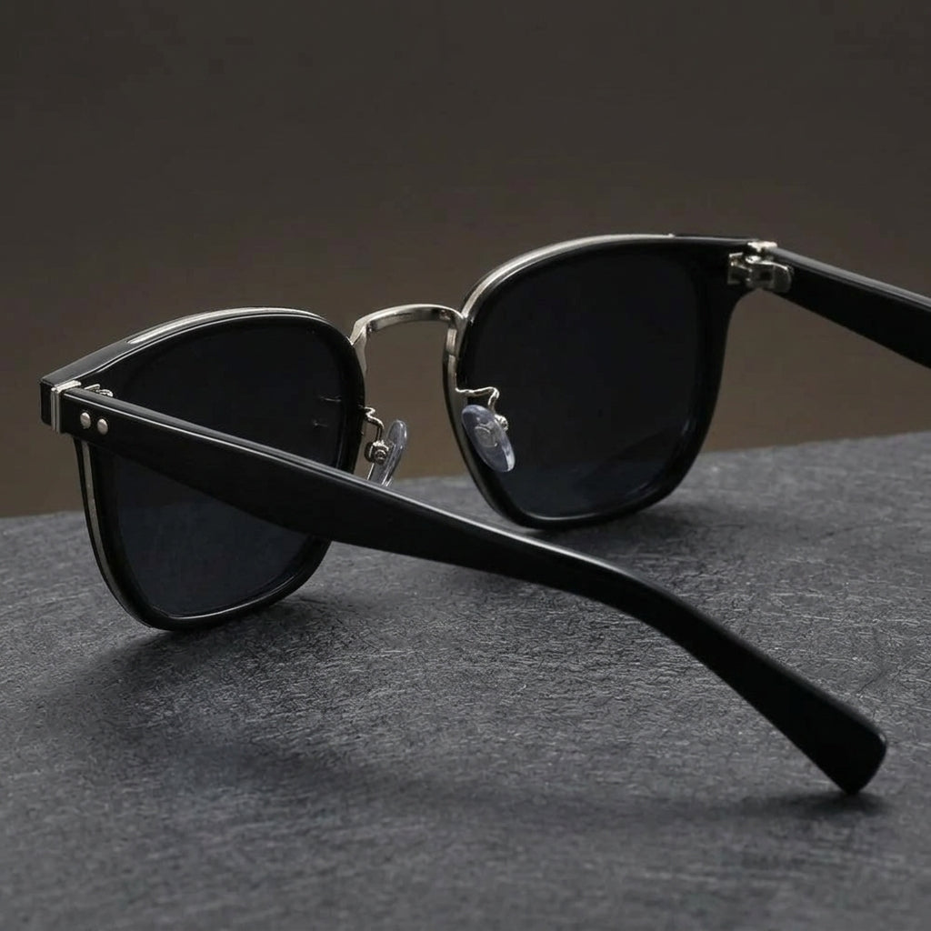 SIENNA BAY SUNNIES - polished black