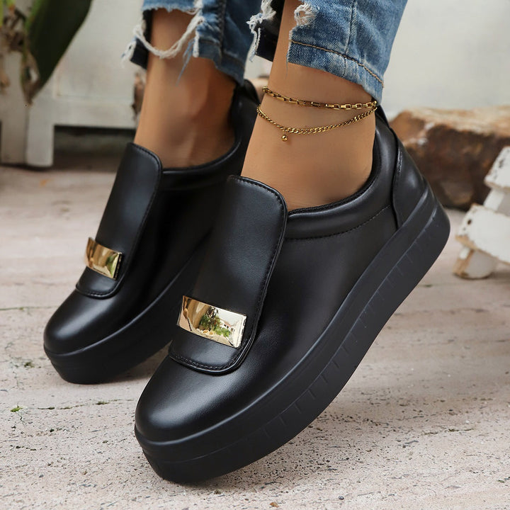 Alessia Cushioned Sneakers - black