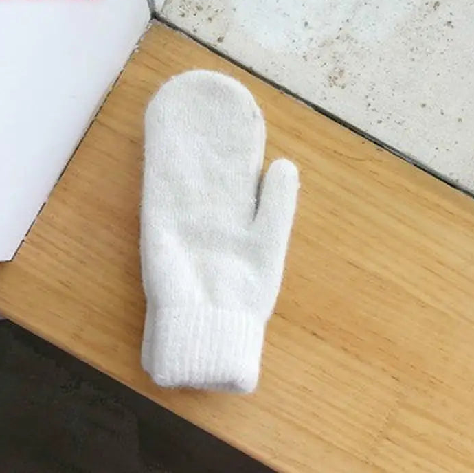 Eterna Winter Gloves by Tom Claren