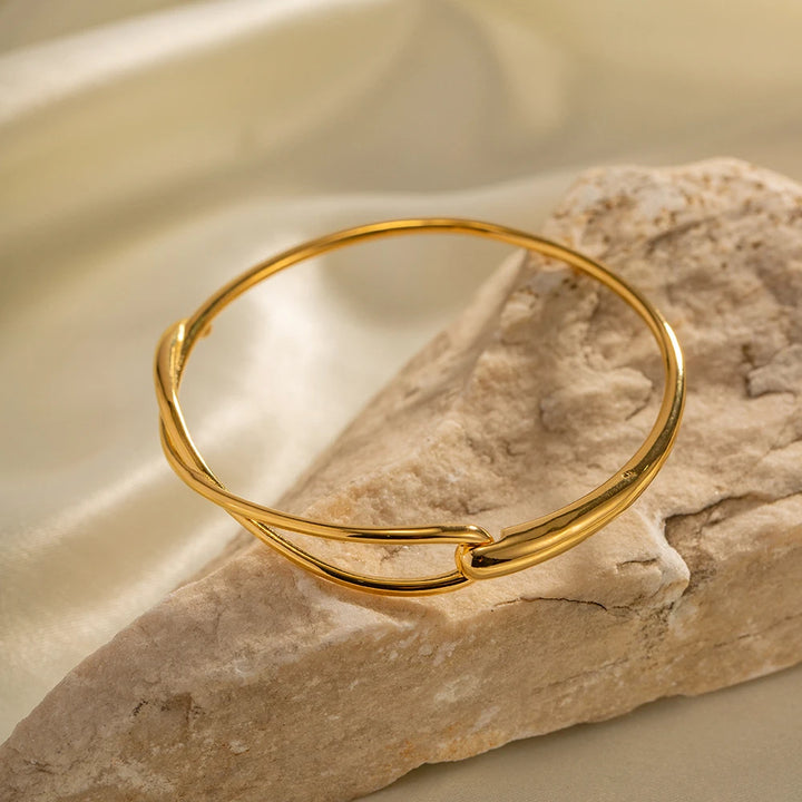 Chic Bracelet by Tom Claren