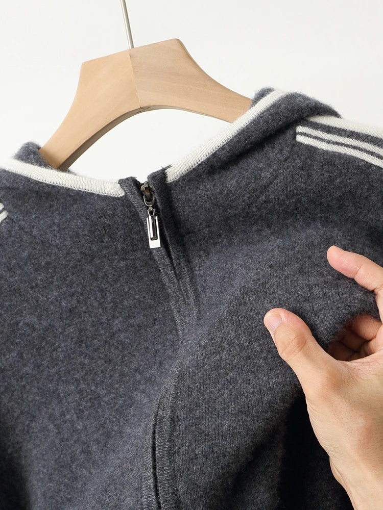 Zipper Knitwear by Tom Claren