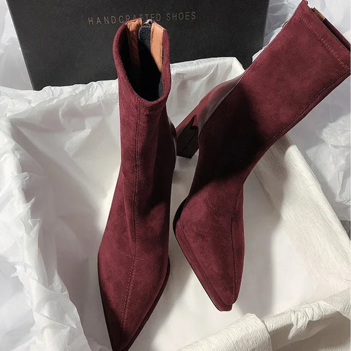 The Amara Pointed Chelsea