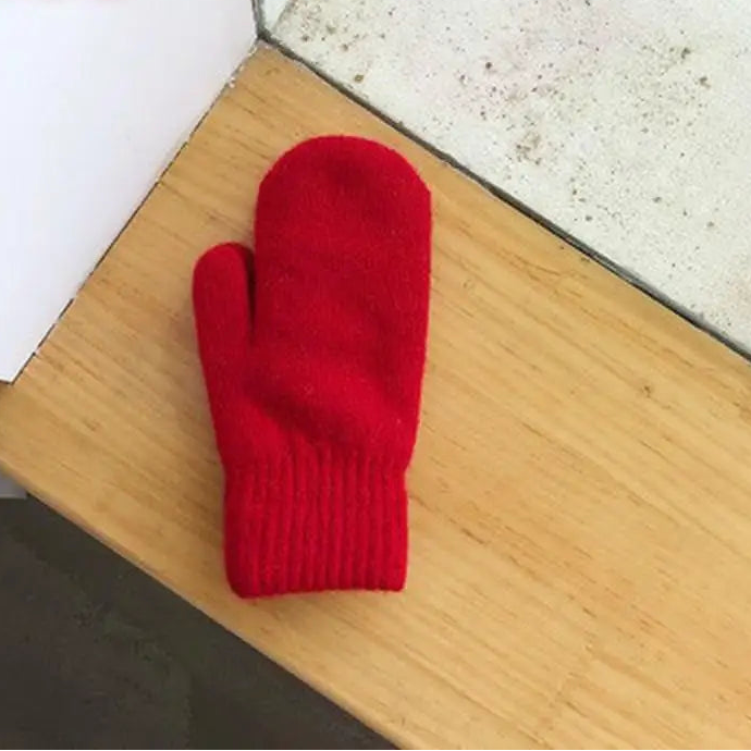 Eterna Winter Gloves by Tom Claren