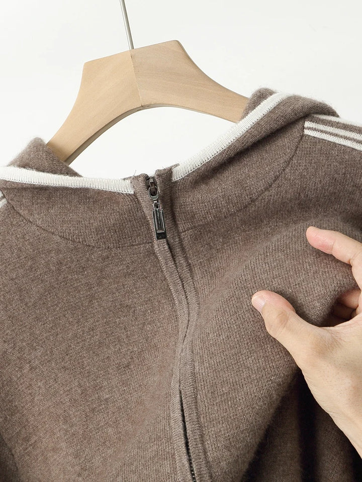 Zipper Knitwear by Tom Claren