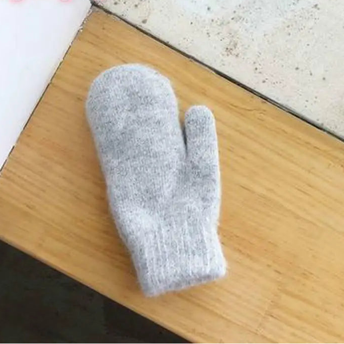 Eterna Winter Gloves by Tom Claren