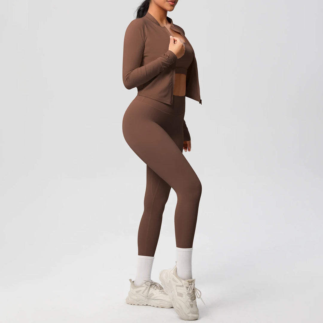 Yoga Set by Tom Claren