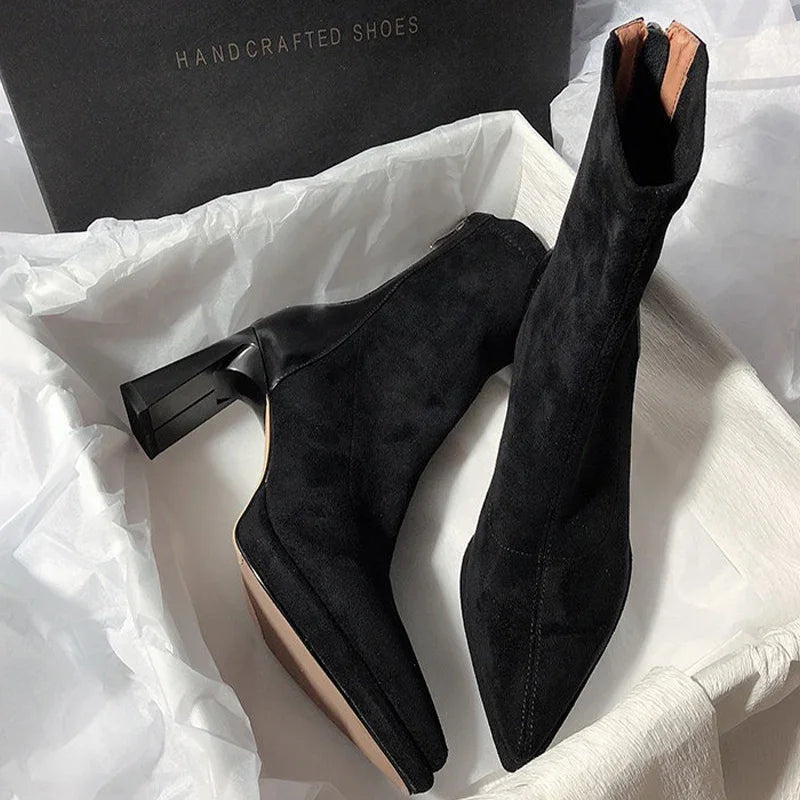 The Amara Pointed Chelsea